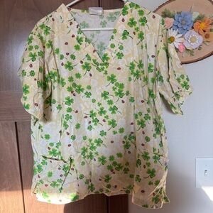 St. Patrick's Day Irish Pattern Scrub Top XL Shamrock Clover Ladybug